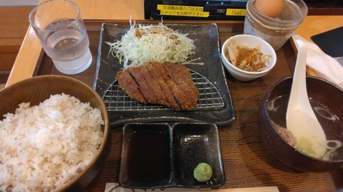 羽田空港での昼食